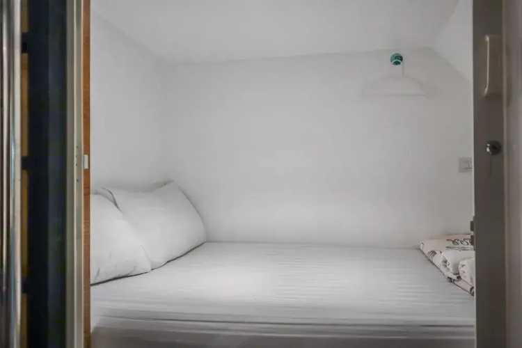 Sleep Box Hostel Suratthani