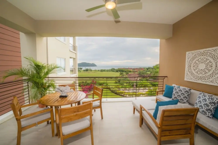 3 Bedrooms Standard room with balcony