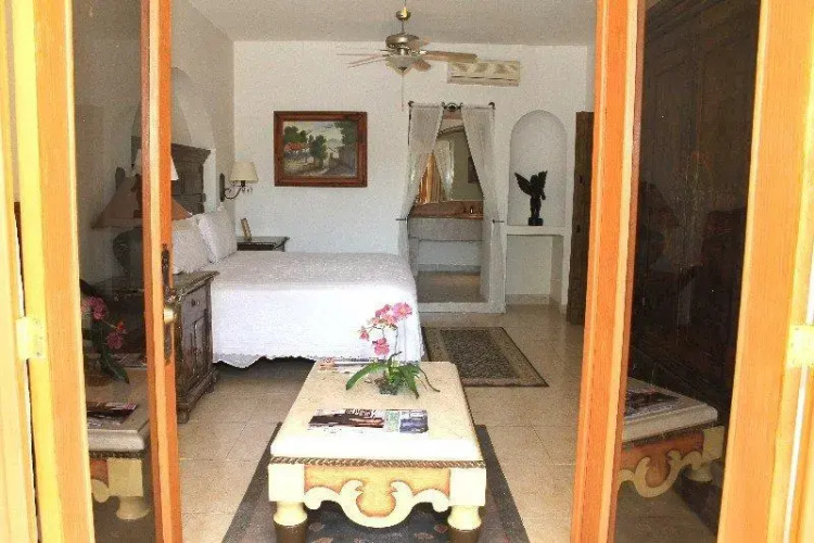 El Encanto Inn