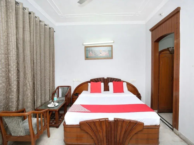 Hotel Ashish