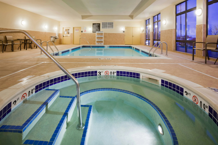 Hampton Inn Fairmont photo 17