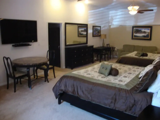 Catalina Courtyard Suites