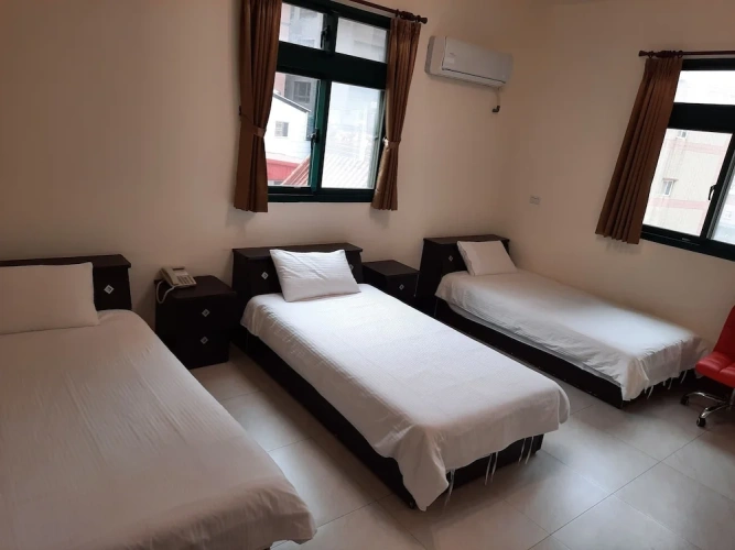 Standard Triple room