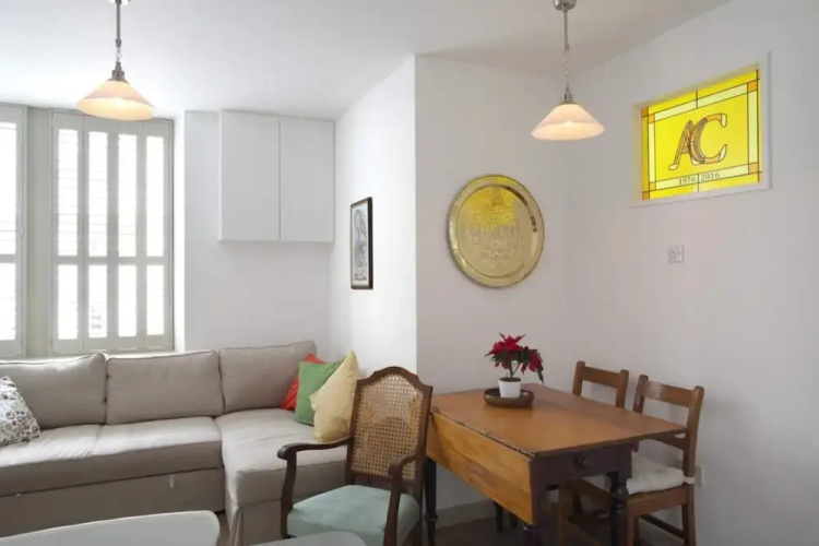 1 Bedroom Mews Flat Accommodates 4