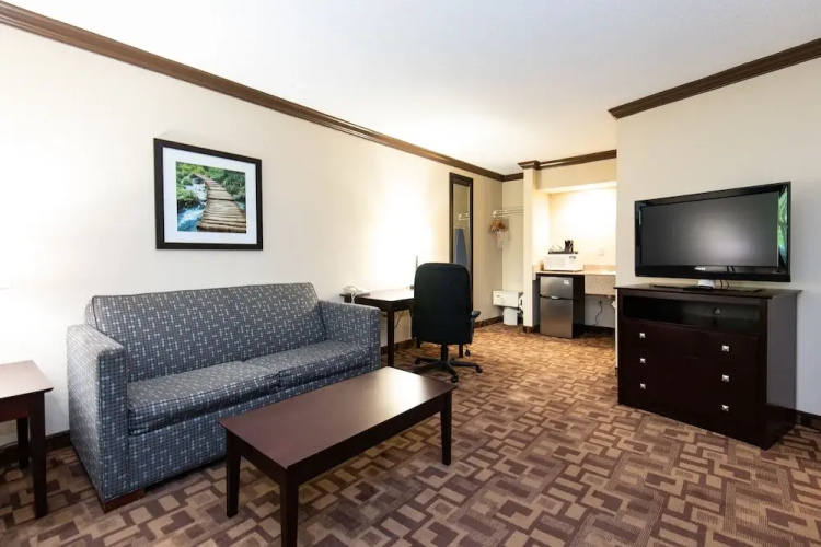 Quality Inn & Suites