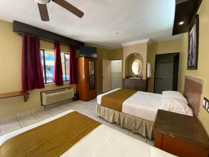 Standard Triple room