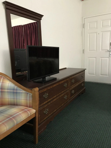Deluxe Inn