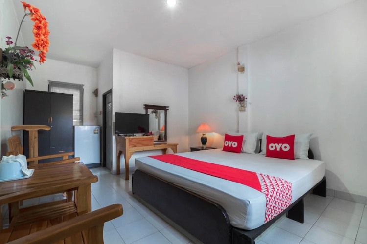 OYO 654 Samanmit Inn Hotel