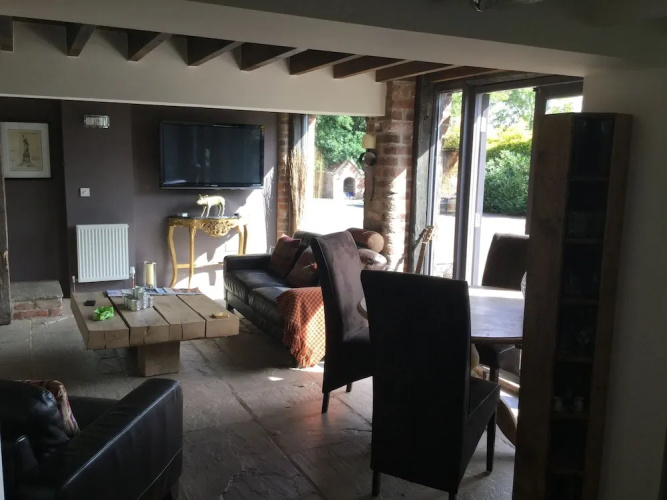 Impeccable Cottage Suitable for 2 Adults & 1 Child