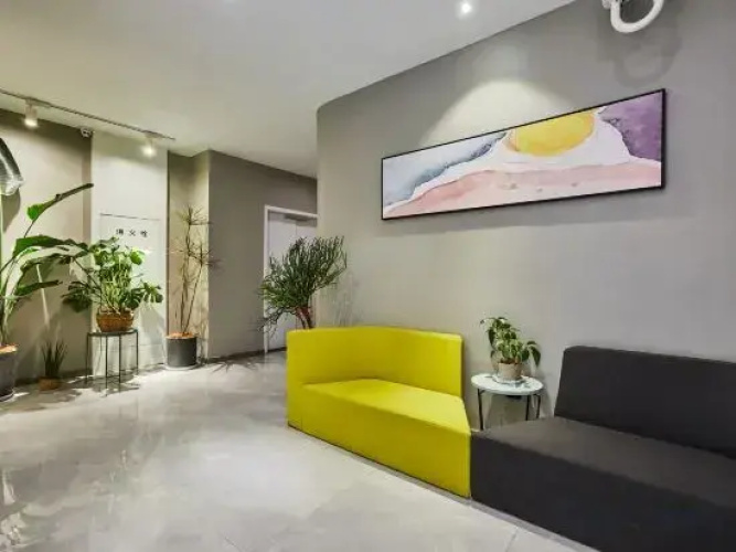 Leaf Time Art Hotel