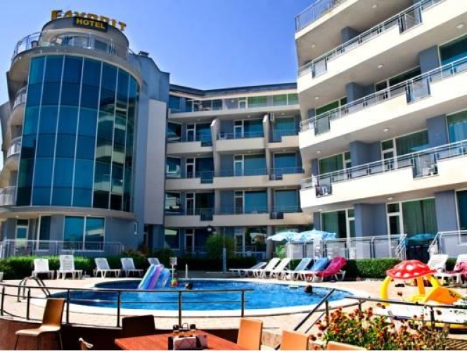1 Bedroom Apartment with balcony and with sea view