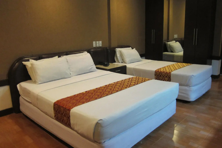 Holiday Spa Hotel