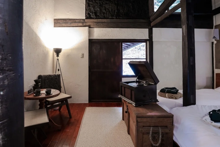 Standard Twin room with balcony