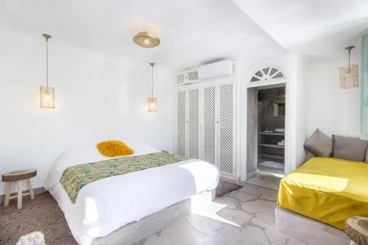 Standard Triple room