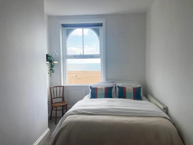 Spacious 2BD Flat With Stunning Views Folkestone