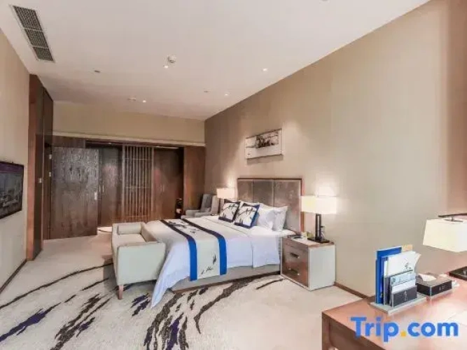 Premier Suite