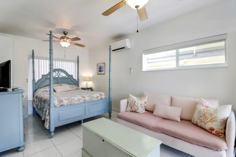 Deluxe Double Suite with pool view