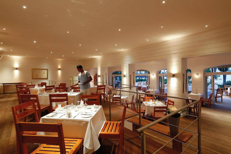 Mauricia Beachcomber Resort and Spa photo 30