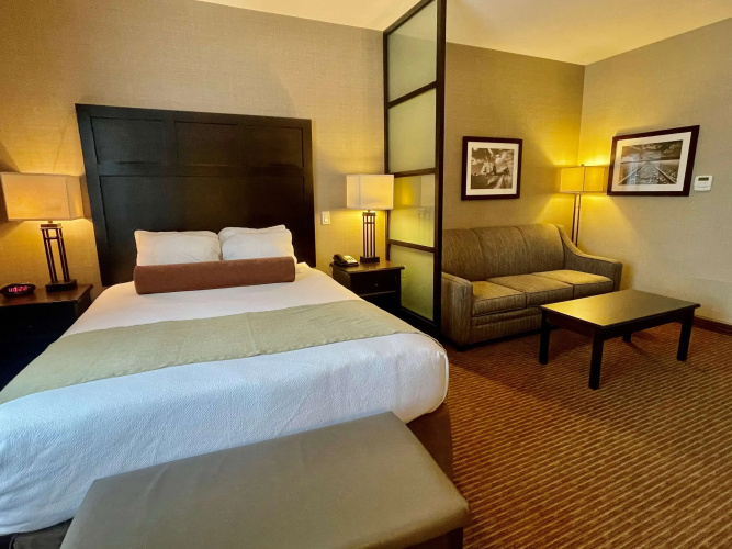 Best Western Plus Okotoks Inn & Suites