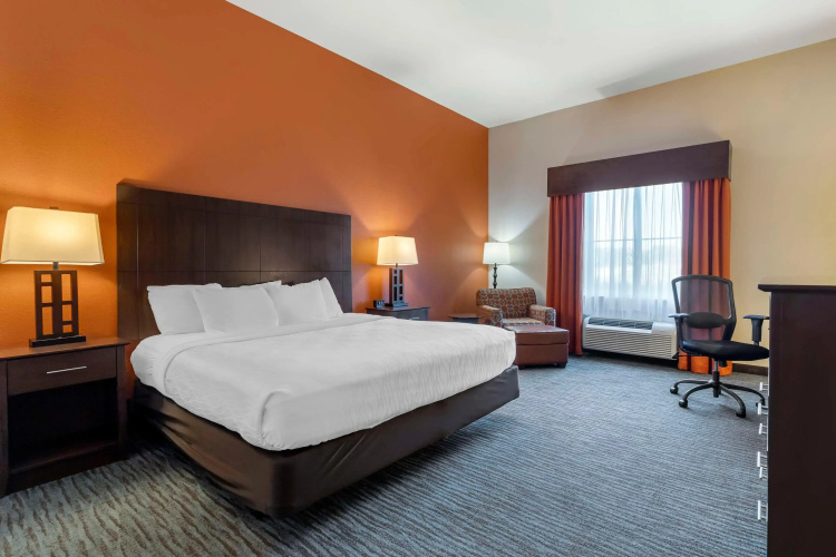Best Western Plus Longhorn Inn & Suites