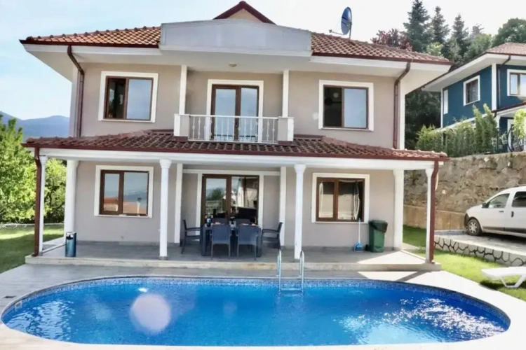 3 Bedrooms Villa