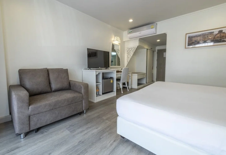 Deluxe Double room with balcony and with pool view