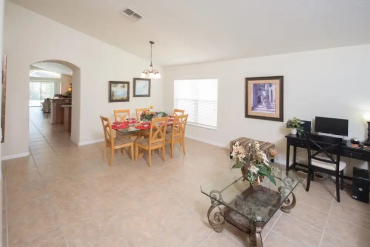 4 Bedrooms Cottage