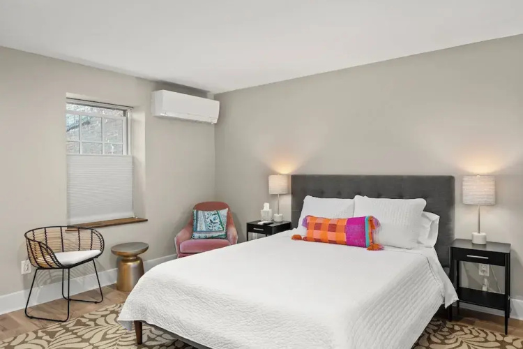 Howard Hotel