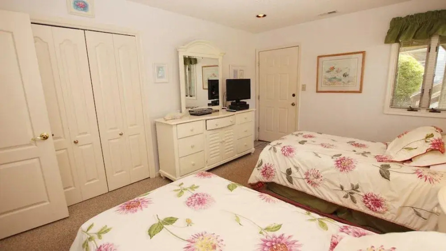 Gray Kat - 4 Br Home