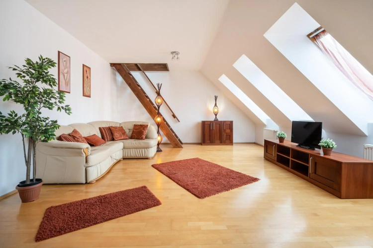 Beautiful apartment with parking garage & AC