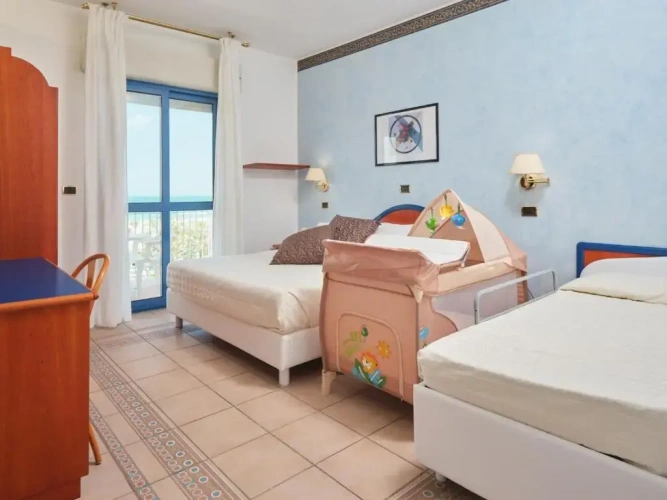 Superior Quadruple room seafront