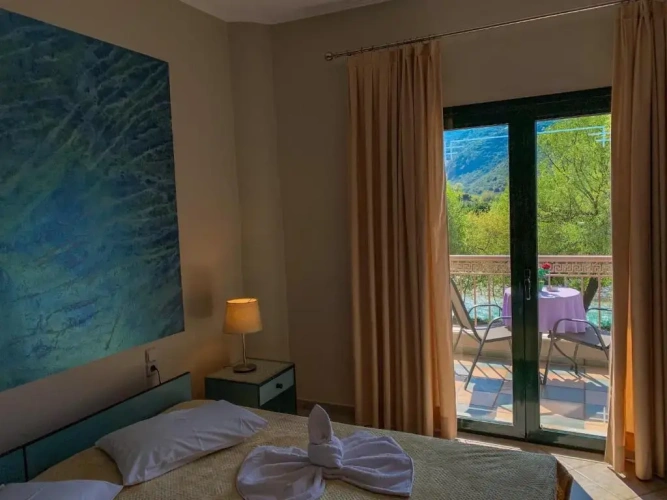 Standard Triple room with river view