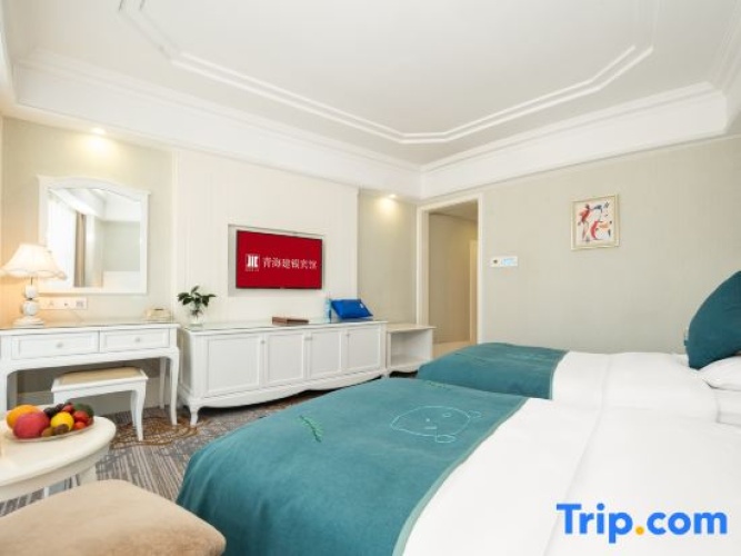 Standard Twin room with view