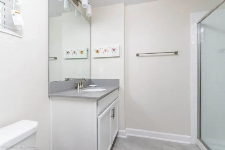 5 Bedroom Town Townhouse