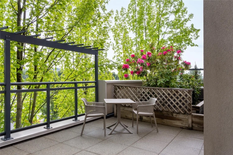 Suite with balcony