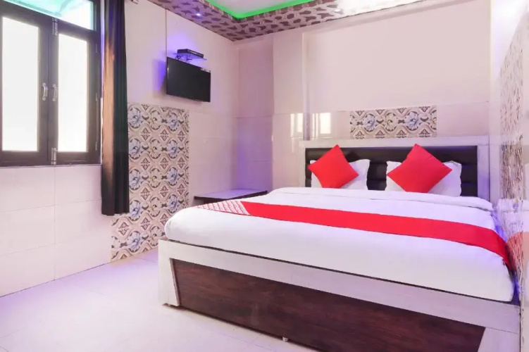 Hotel Kanha Dham by OYO