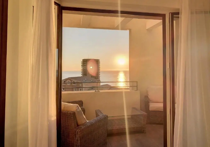 2br apartment with parking near Monaco