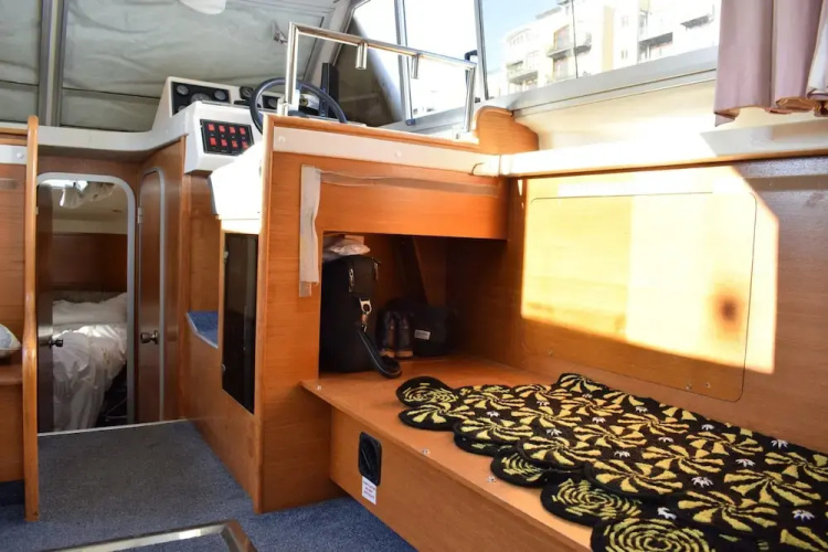 1 Bedroom Princess Live-aboard Boat