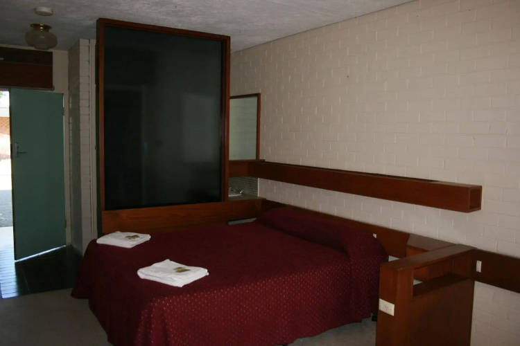 A Room For U