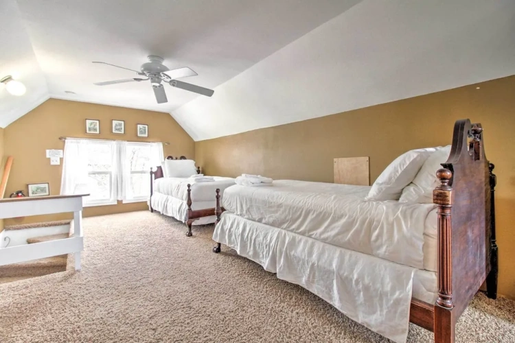 5 Bedrooms Cottage