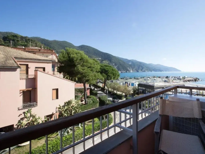 Standard Triple room with balcony