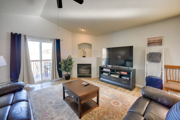 4 Bedrooms Cottage with balcony