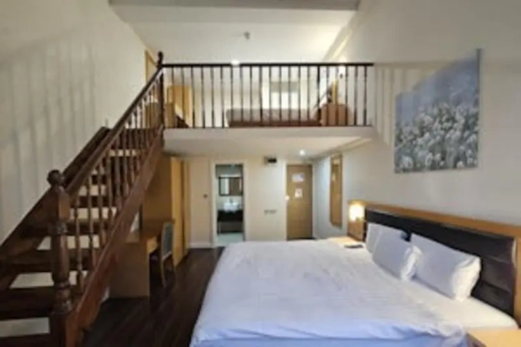 Deluxe Twin Junior Suite