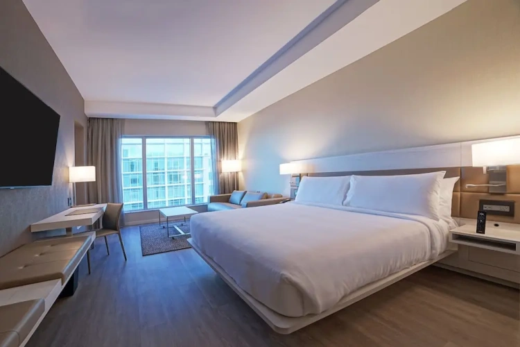 Standard Double room with city view