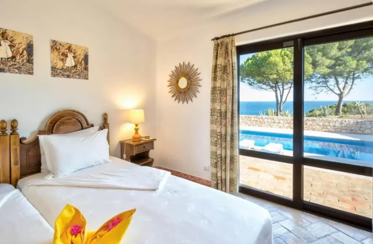 3 Bedrooms Villa