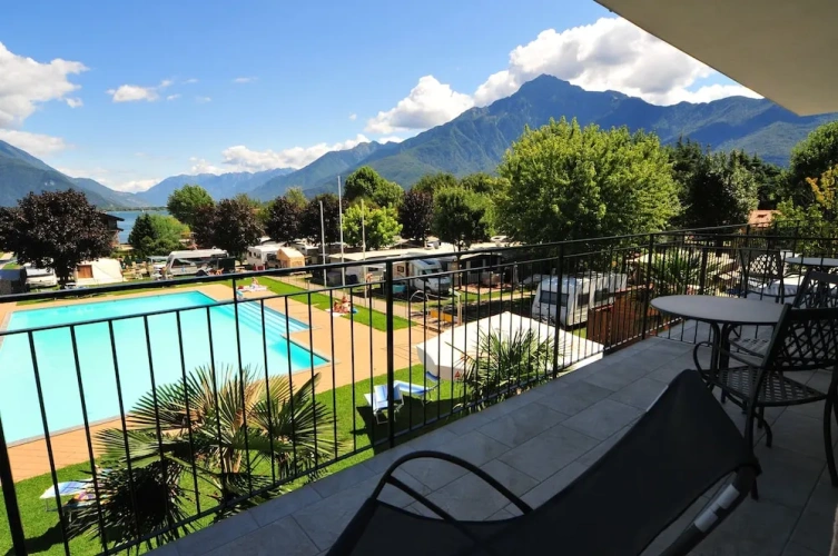 Standard Double room with balcony and with lake view