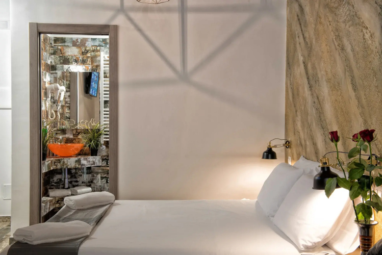 StarHome NAVONA