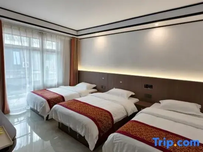 Deluxe Triple room