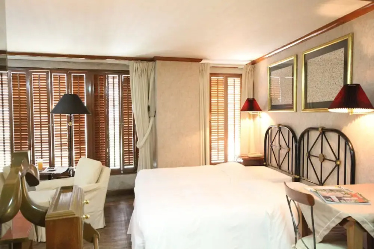 Corporate Executive Orient Suites
