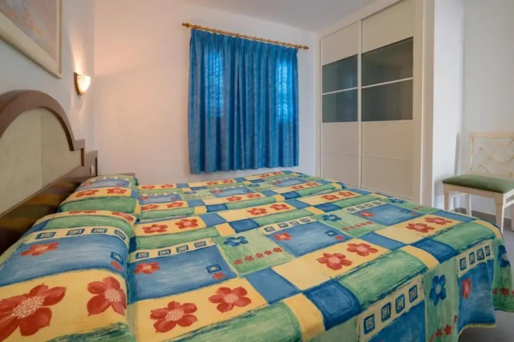 2 Bedrooms Quadruple Apartment